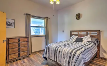 Classic Mountain Home, Half Mi to Main Street