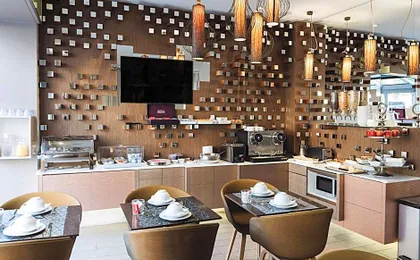 Hotel Eiffel Segur