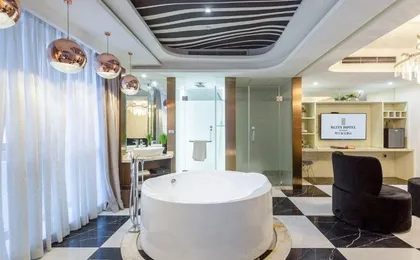Rezen Minwoo Hotel (Twin Towers Global Center)