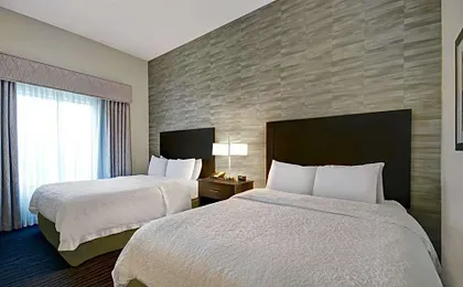 Hampton Inn & Suites Robbinsville
