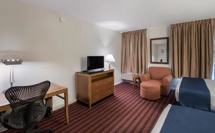 Americas Best Value Inn Lodge on the Green