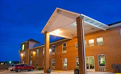 Super 8 by Wyndham St. Louis Airport