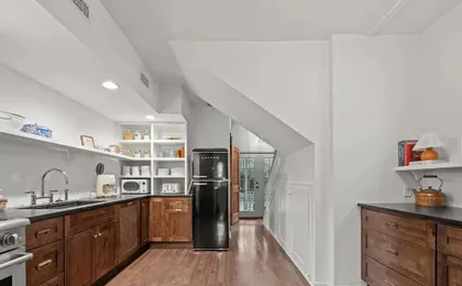 The Franklin House, Home for 6