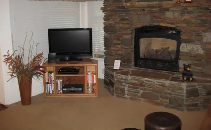 Val d'Isere by Mammoth Reservation Bureau