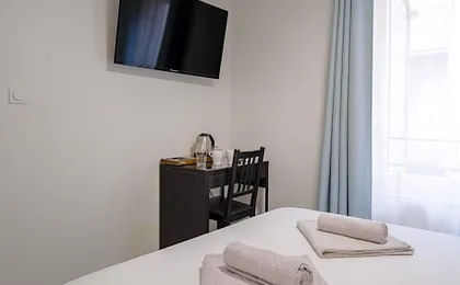 Wine & Four - Chambre Agréable sur les Allées