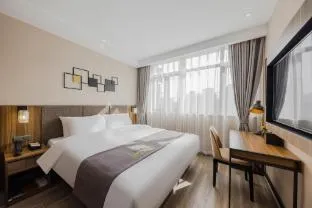 Home Inn Plus Shanghai Kangqiao Metro Station