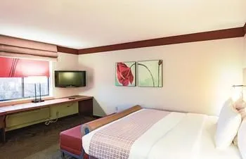 La Quinta Inn & Suites Chicago Tinley Park