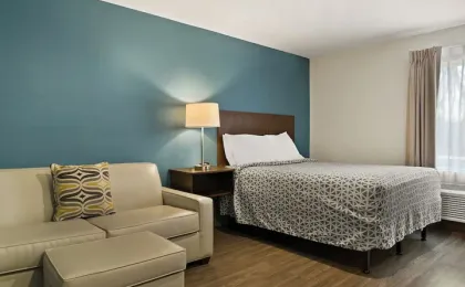 Woodspring Suites East Lansing - University Area
