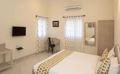 OYO 13793 Villa Sagat Raaso