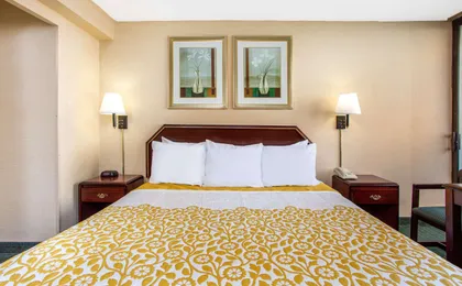 Days Inn by Wyndham College Park