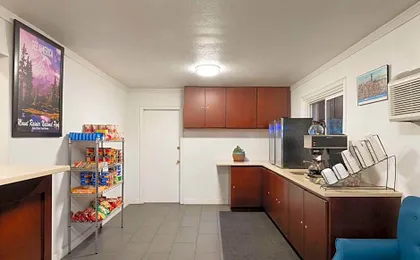 Travelodge by Wyndham Everett City Center