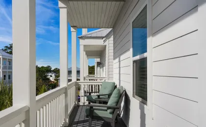 6-seater Golf Cart, Sleeps 16, Close to the Beach!