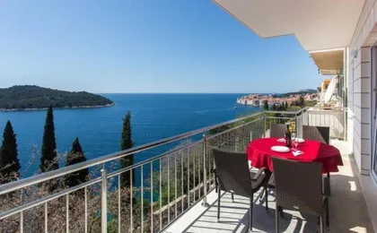 Apartments Villa Ari - Superior Three Bedroom Apartment with Balcony And Sea View First Floor