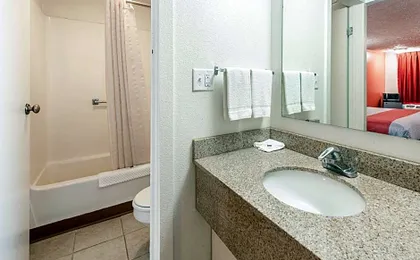 Motel 6 Mansfield, OH