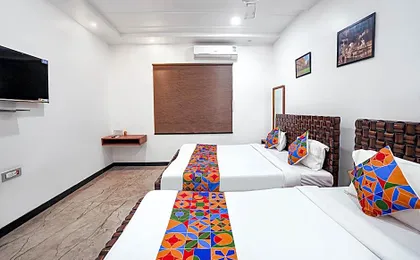 FabHotel Villa De Benares - Tulsi Manas Mandir