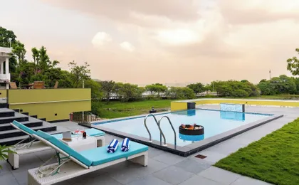 ELIVAAS Lakemount | 2 BHK with Pvt Pool at Fatehsagar Lake