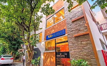 FabHotel Crown Suites - Nr. Sony Signals