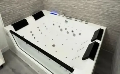 jacuzzi rooms