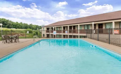 Days Inn by Wyndham Hannibal