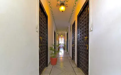 Hotel Mahima Heritage near Fateh Sagar Lake