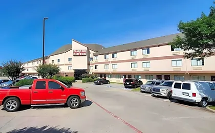 Plano Inn & Suites