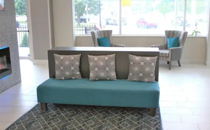 La Quinta Inn & Suites by Wyndham Indianapolis Downtown