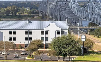 The Bridges Hotel
