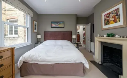Modern flat near Battersea Park, London