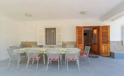 House Toni