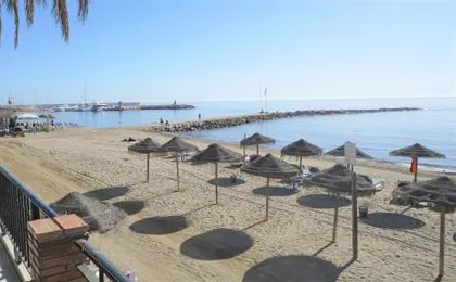 Skol 617 Beachfront Two-bedrooms Duplex With Sea Views
