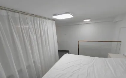 Guangming Yu International Executive Apartment (Phoenix Metro Station Blue Whale World Branch)