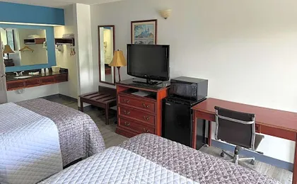 Brentwood Inn & Suites