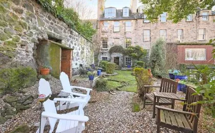 JOIVY Beautiful apartment, private garden, Calton Hill