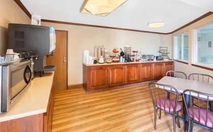 Ramada by Wyndham Mackinaw City Waterfront