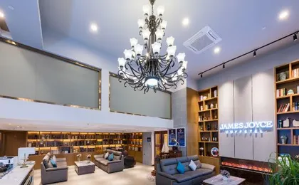 James Joyce Coffetel (Beijing Yizhuang Majuqiao Jingdong Headquarters Jinghai Road Subway Station)