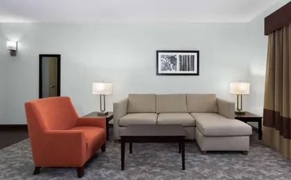 La Quinta Inn & Suites by Wyndham Bonita Springs Naples N.