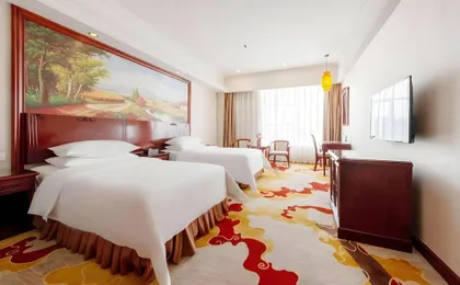 Vienna Hotel (Shenzhen Longhua Qinghu Road Branch)