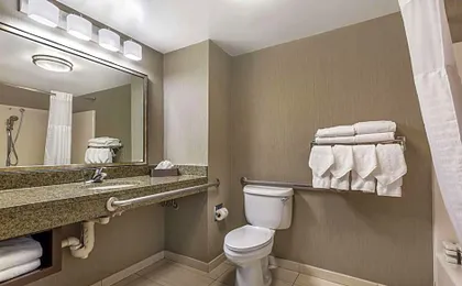 Comfort Inn & Suites Logan International Airport