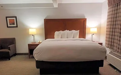 Country Inn & Suites by Radisson, Battle Creek, MI