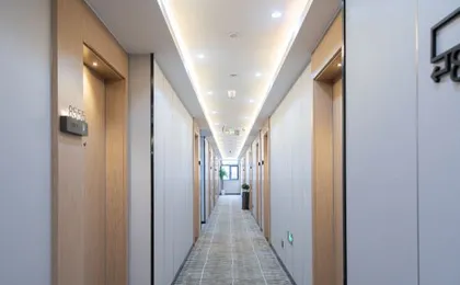Super 8 Hotel (Beijing Chongwenmen Tongren Hospital)