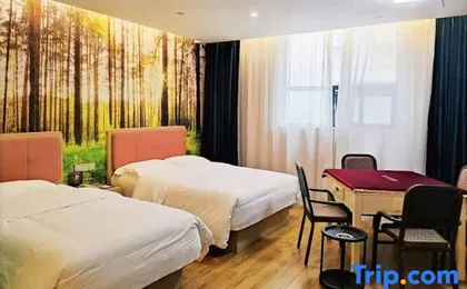 LUCK 7 Hotel (Yellow Crane Tower Shouyi Road Subway Station)