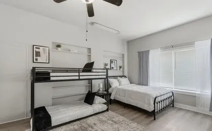 Bright 2BR Duplex Mins to Downtown San Antonio