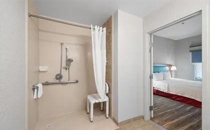Hampton Inn & Suites Madera (H)