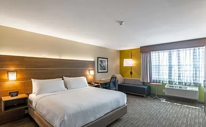 Holiday Inn Express Camarillo By IHG