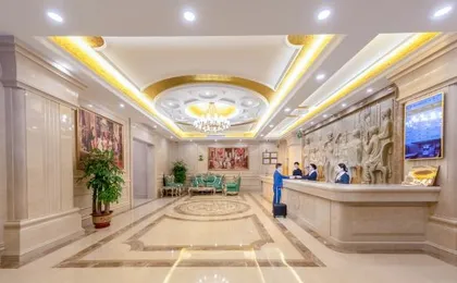 Vienna Hotel (Shenzhen North Railway Station Minzhi Branch)