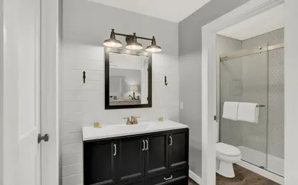 New Upscale Casita With Hot Tub & Grill