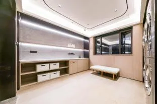 Ji Hotel Shanghai Zhenping Road Metro Station