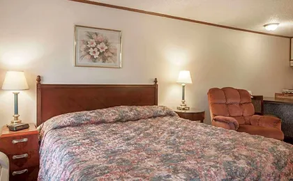 Knights Inn - Greensburg PA