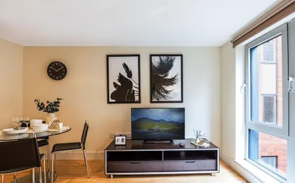 Impeccable 1-Bed Apartment in London City