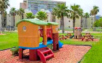 Bahia Mar Solare Tower 6th floor Bayview Condo 2bd 2ba with Pools